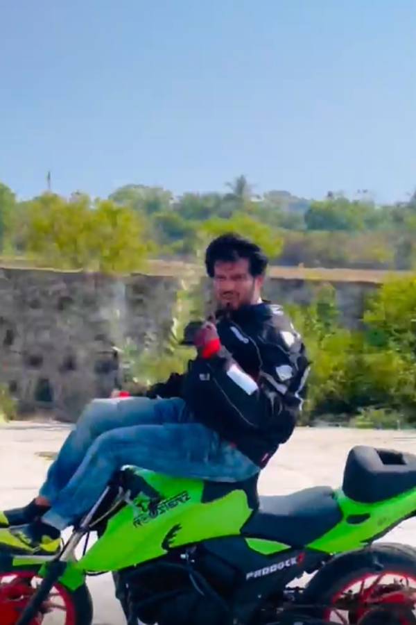 கவின் கமெண்ட்