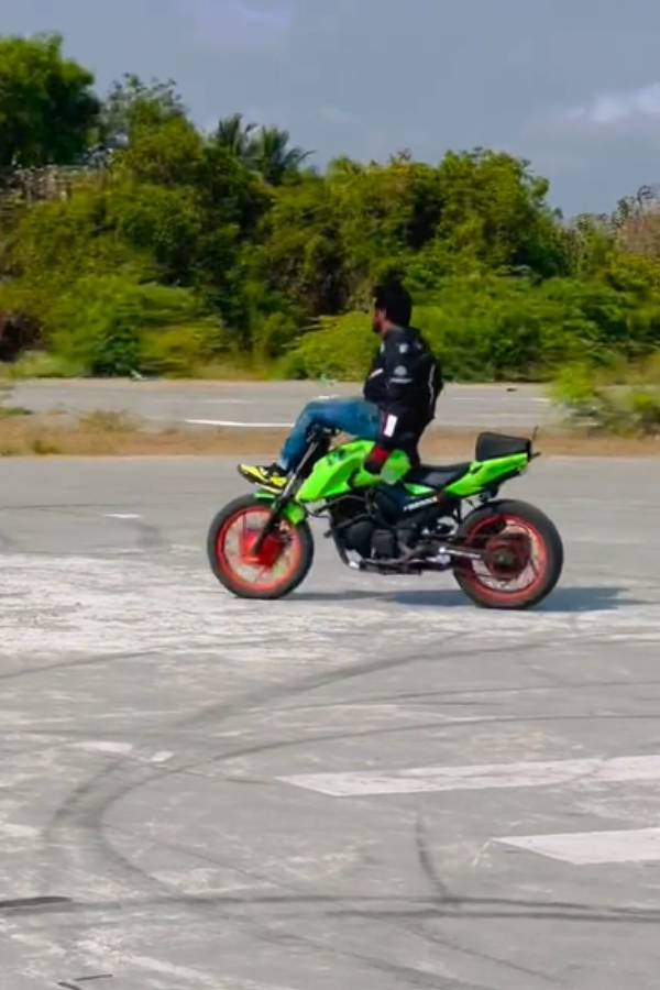 அஜித்துக்கு தம்பியா