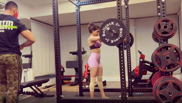 எதற்காக இப்படி