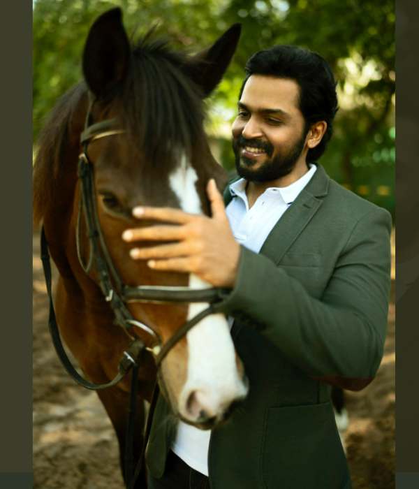 குதிரையுடன் கார்த்தி 