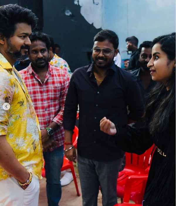  எப்படி கொண்டாடிருக்காங்க பாருங்க 