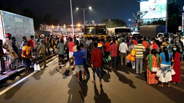 பணம் எங்கிருந்து வருது