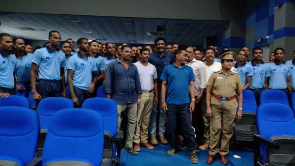 காவலர்களுக்கான பாடம்