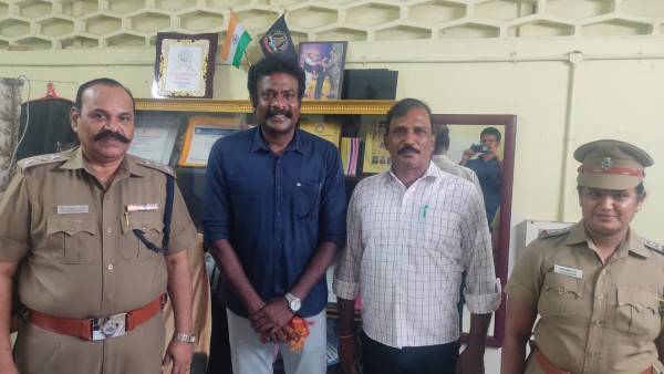 காவலர்கள் வாழ்த்து