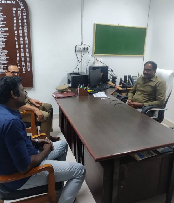 டாய்லெட் வசதி, புகார் பெட்டி