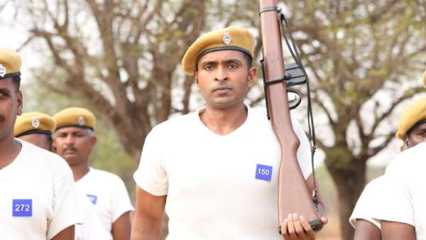 படத்தில் என்ன சொல்கிறார்கள் 