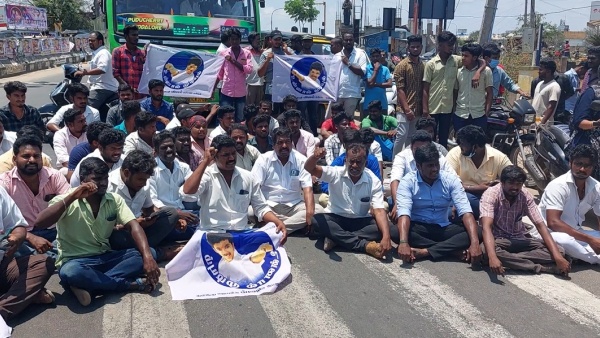 ரசிகர் மன்ற காட்சி