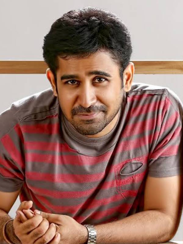  ஹீரோவாக அறிமுகம் 