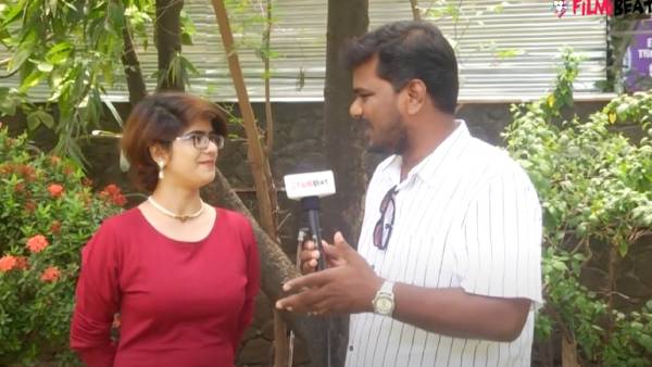  வெளிநாட்டு பெண்ணா?