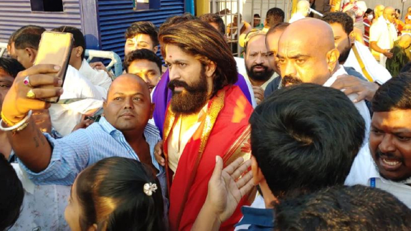 யாஷுடன் செல்ஃபி 