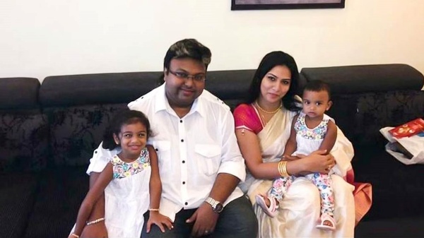 ஏற்கனவே அனல் பறக்குதே