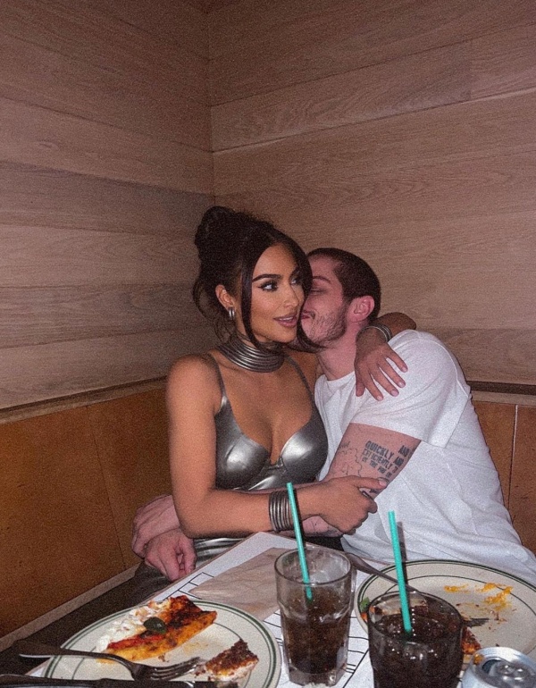 கழண்டு விழுந்த உள்ளாடை