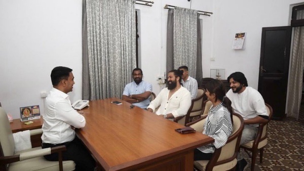 டூர் வந்த இடத்தில்