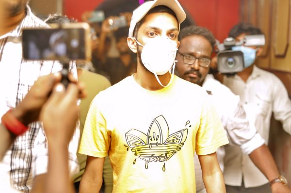 அனிருத் ஆஜர் அனிருத் ஆஜர்