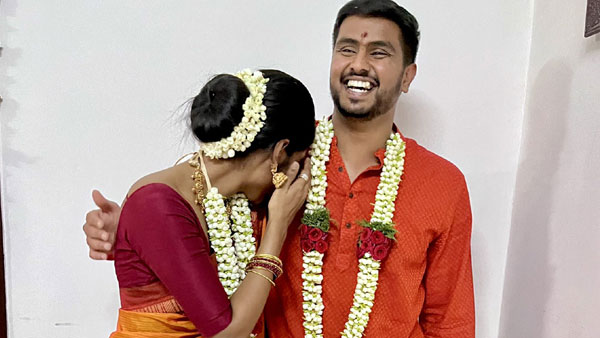 வெட்கத்தை பாருங்களேன்