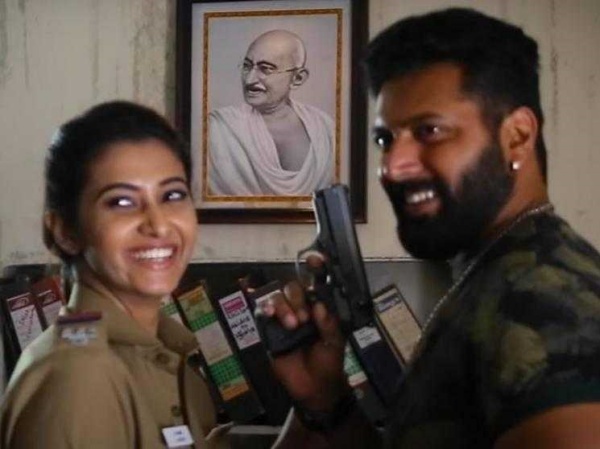 இரட்டை வேடத்தில் ஜெயம் ரவி