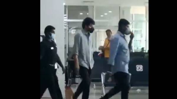 ஹைதராபாத் பறந்த விஜய்