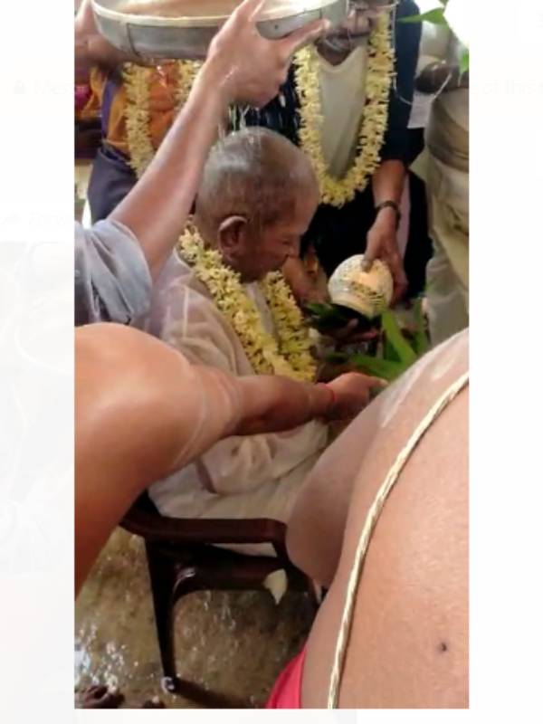 சொந்தங்கள் சூழ நடைபெற்றது சொந்தங்கள் சூழ நடைபெற்றது