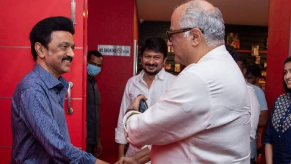 பாராட்டிய முதல்வர் பாராட்டிய முதல்வர்