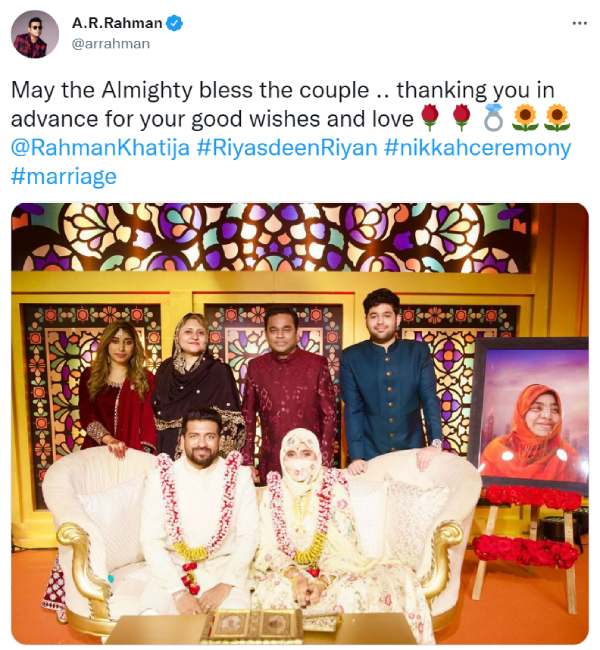 வாழ்த்தும் ரசிகர்கள்