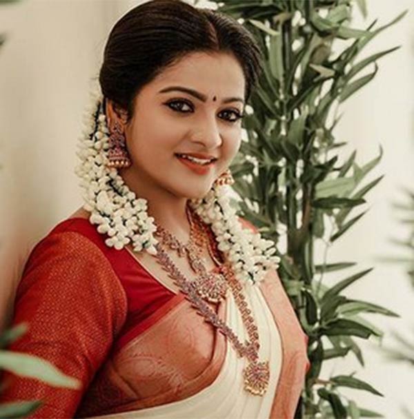 மாஃபியா கும்பலுடன் தொடர்பு