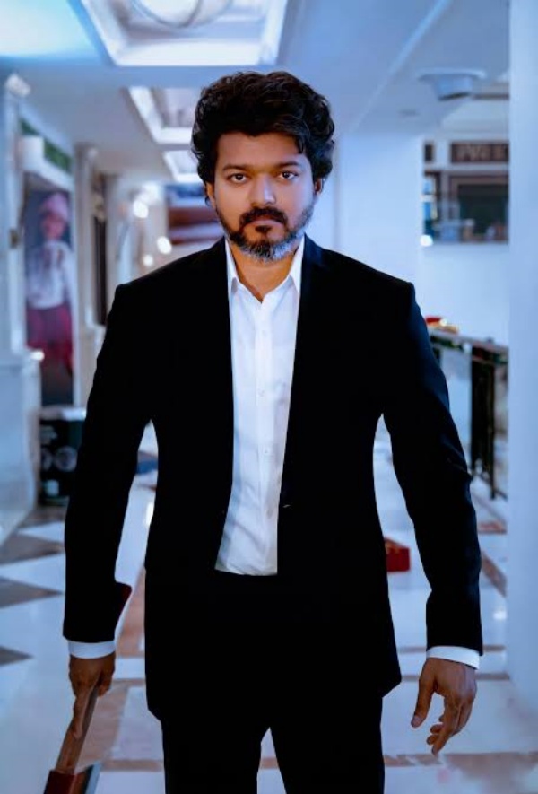 இரு மொழிகளிலும் உருவாகி வருகிறது