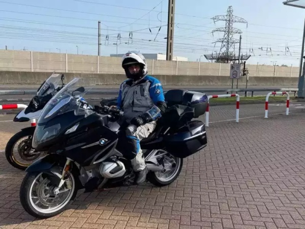 எப்போ ஃபர்ஸ்ட் லுக் ரிலீஸ்