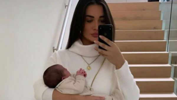 திருமணம் ஆகாமல் குழந்தை