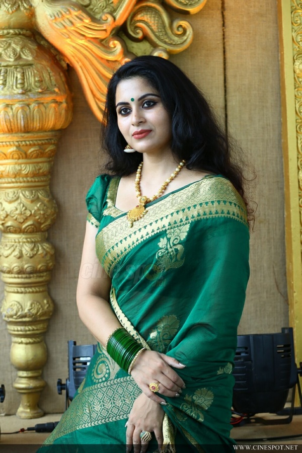 சூர்யா அழகு