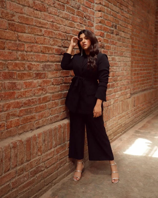 கெத்தா எடுத்த போட்டோ ஷூட் கெத்தா எடுத்த போட்டோ ஷூட்