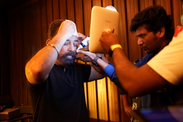 பெருமையே இவர் தான்