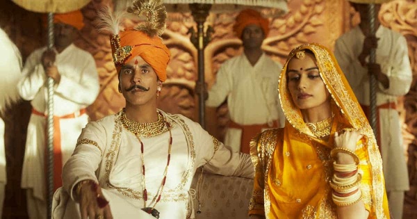 முக்கிய ரோலில்