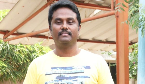 யாரடி நீ மோகினி