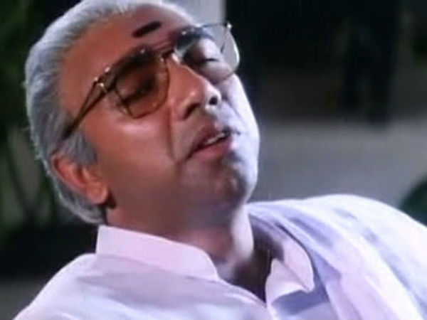 மிரட்டலான வில்லன்