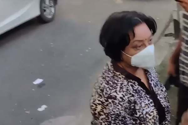 லக்‌ஷ்மி நேரில் அஞ்சலி 