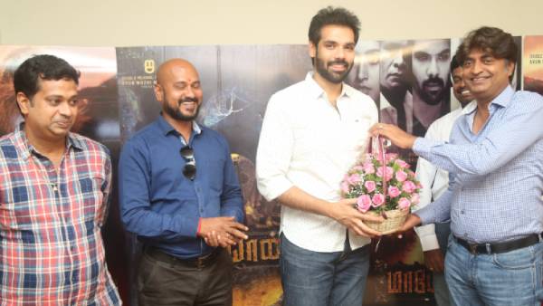 இயக்குநருக்கு பரிசு