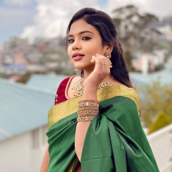 வாய் கொடுத்து மாட்டிக்கொண்டார் வாய் கொடுத்து மாட்டிக்கொண்டார்