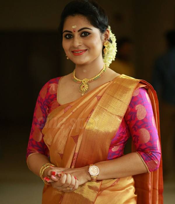 ராணிக்கேற்ற ராஜா