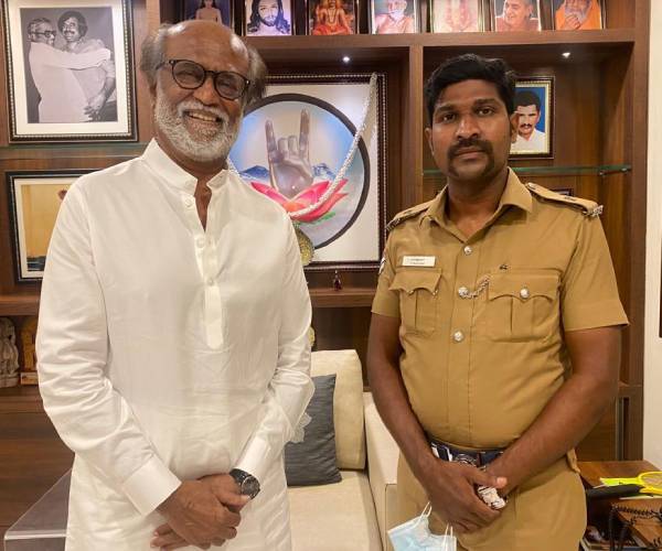 ரஜினிகாந்தை பாதுகாப்பாக அழைத்துச் சென்ற நுங்கம்பாக்கம் போலீஸார் ரஜினிகாந்தை பாதுகாப்பாக அழைத்துச் சென்ற நுங்கம்பாக்கம் போலீஸார்