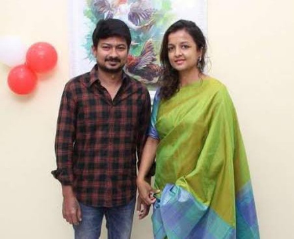 கல்லூரியில் அறிமுகம்