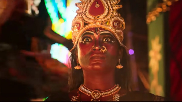 யார் அந்த அம்மணி