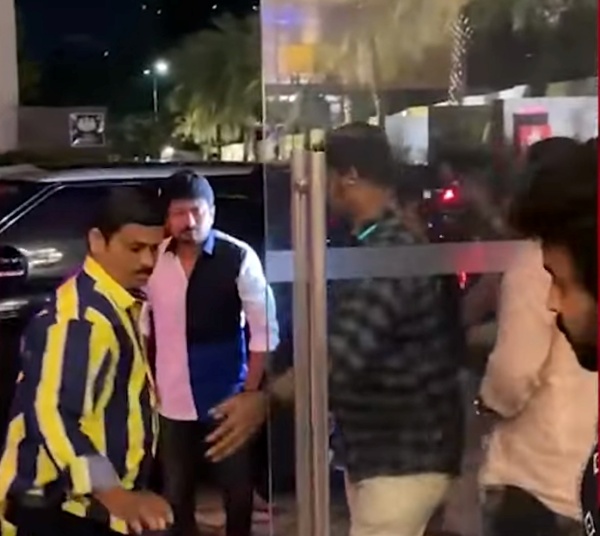 வெற்றி கொண்டாட்டம்