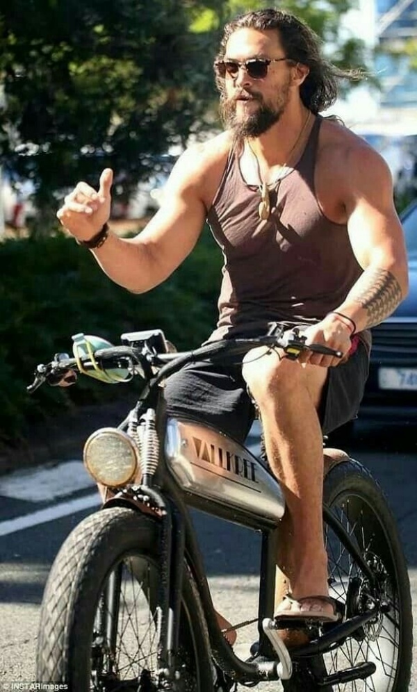 பைக் ரேசருடன் மோதல்