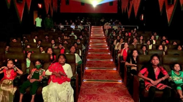 தியேட்டரை நோக்கி இழுக்கணும்