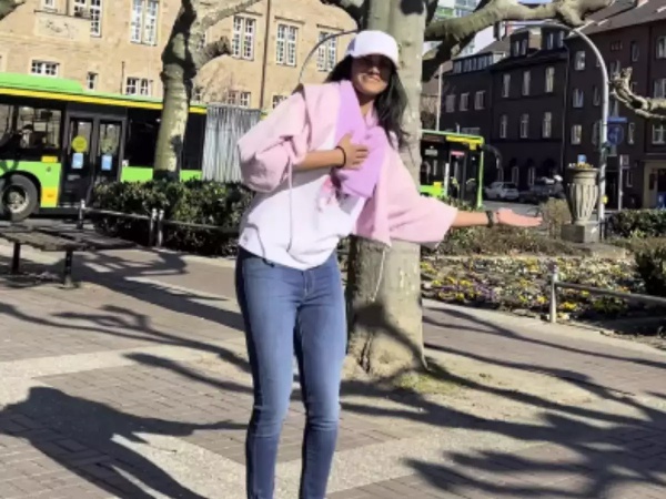 சமூக வலைதளங்களில் ஆக்டிவ்