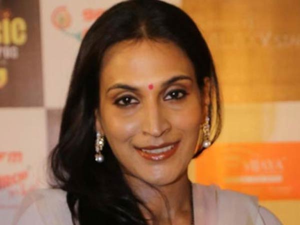 ஆதங்கத்தை கொட்டும் நெட்டிசன்கள்