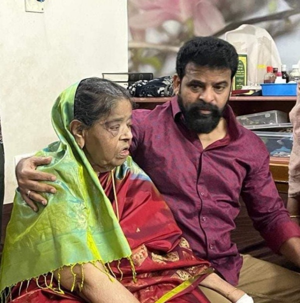 அமீரின் அம்மா காலமானார்