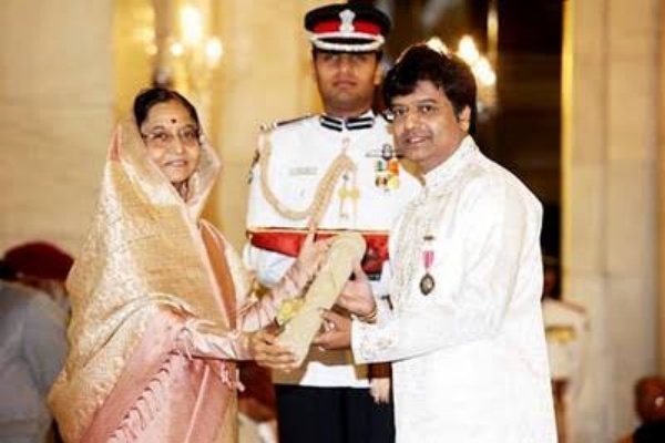 சாணியும் விருதும்