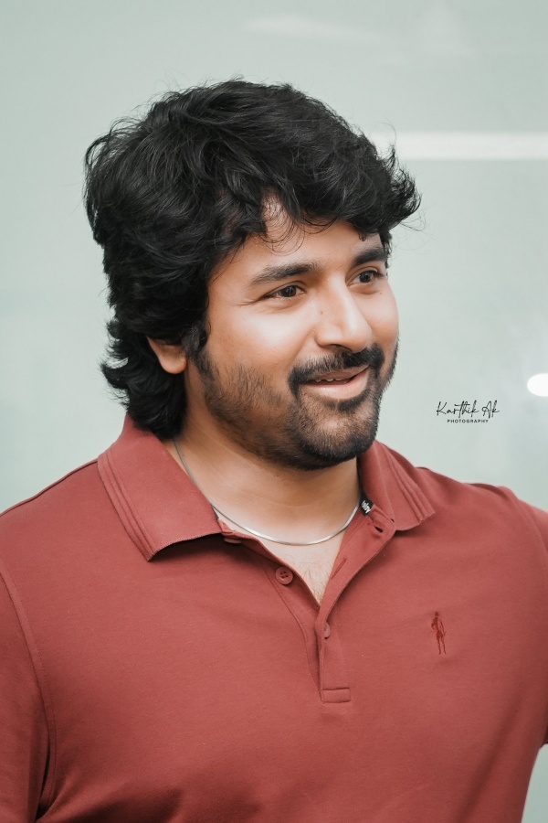 ஃபர்ஸ்ட் லுக்கா வந்திருக்கலாம் ஃபர்ஸ்ட் லுக்கா வந்திருக்கலாம்