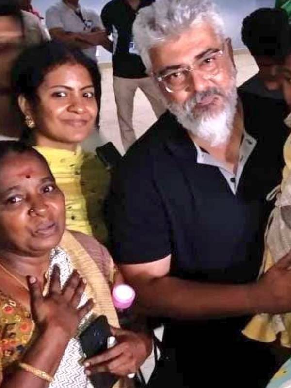 கைக் குழந்தையுடன் 